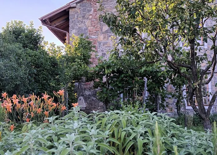 A Lovely House In Valley Vipava
